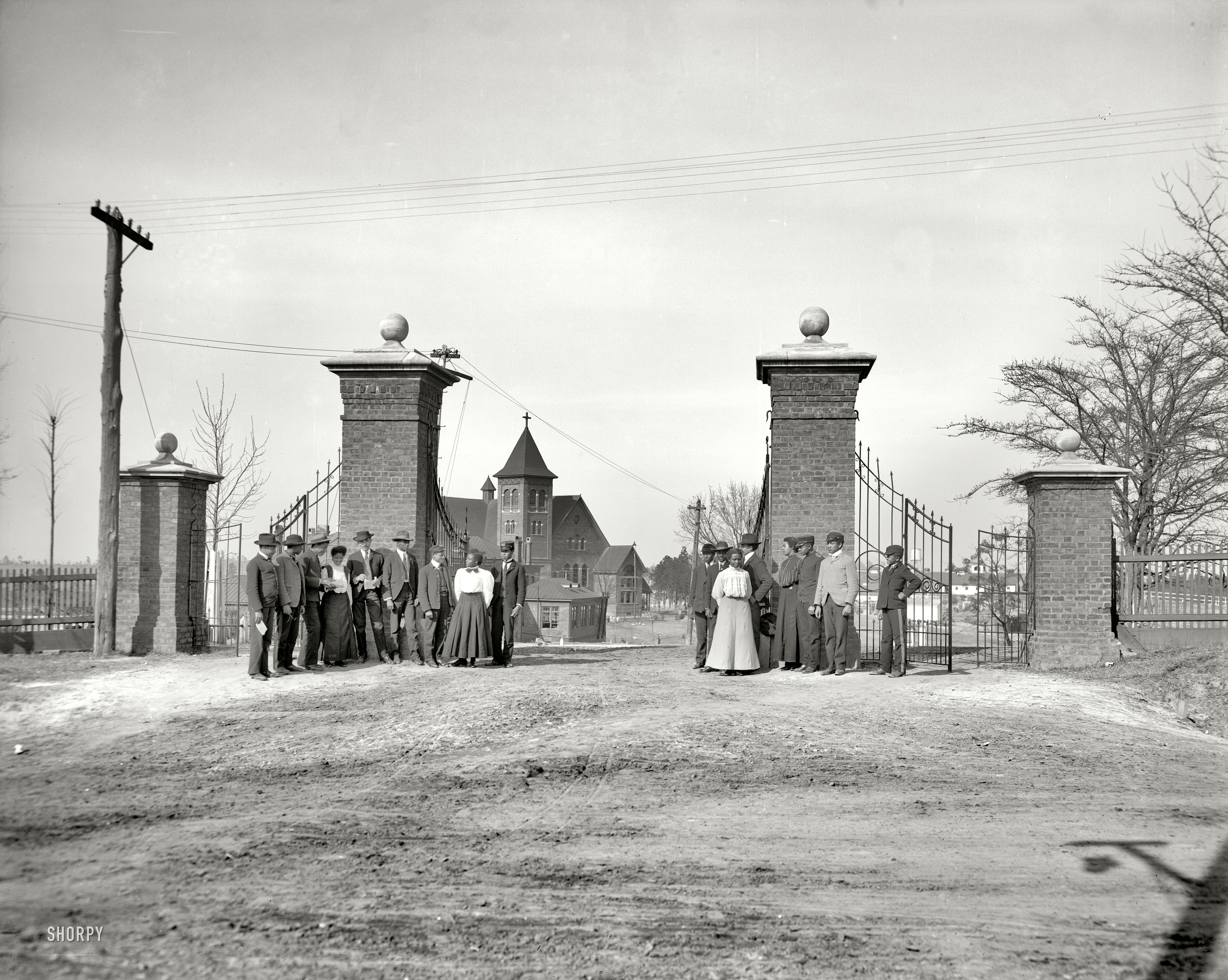 Tuskegee, Alabama, circa 1906. "The Lincoln gates, Tuskegee Institute." 8x10 inch dry plate glass negative, Detroit Publishing Company. View full size.