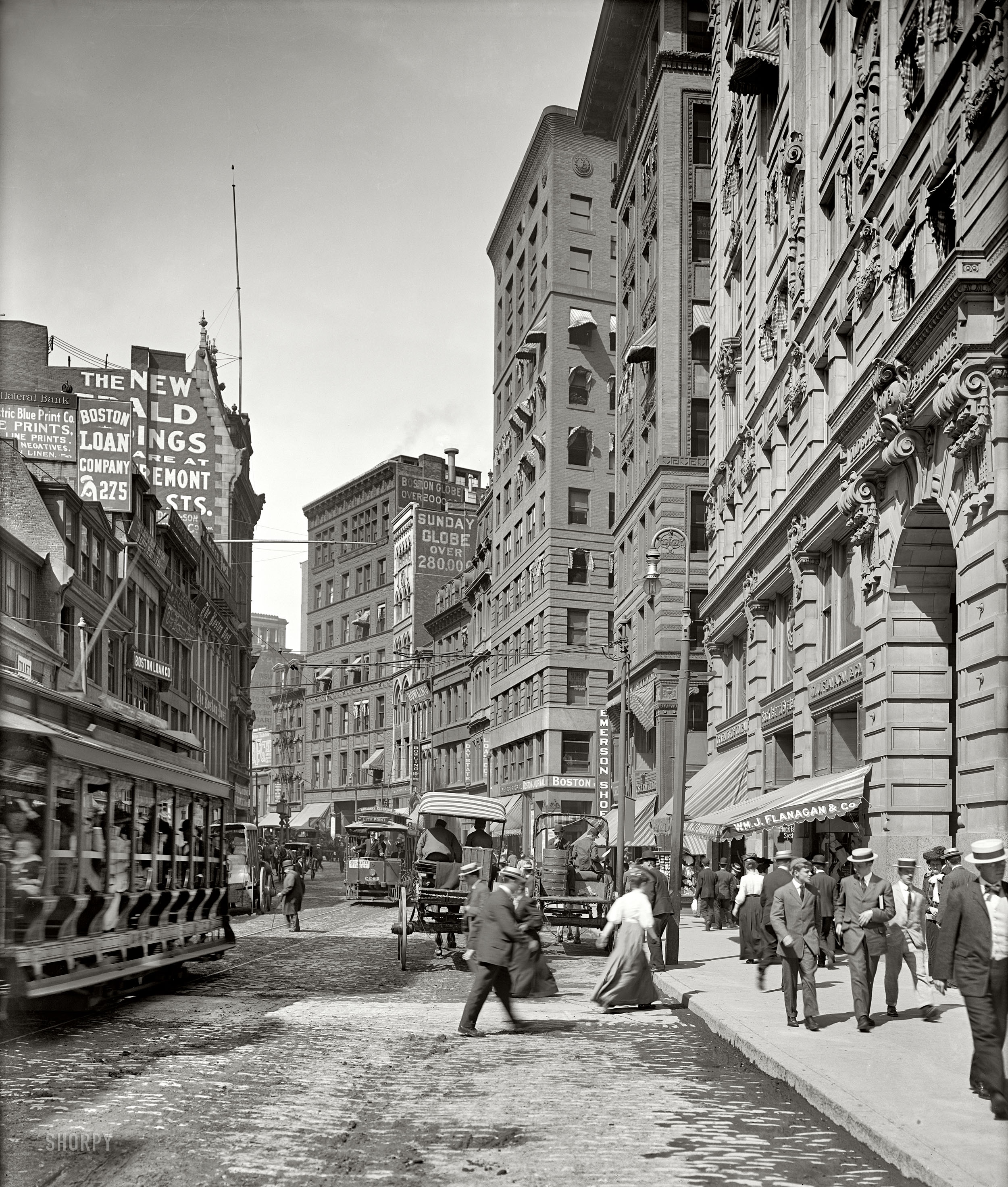 Boston, Massachusetts, circa 1906. "Newspaper Row, Washington Street." 8x10 inch dry plate glass negative, Detroit Publishing Company. View full size.