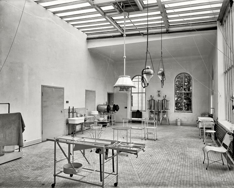Cutting Room: 1900