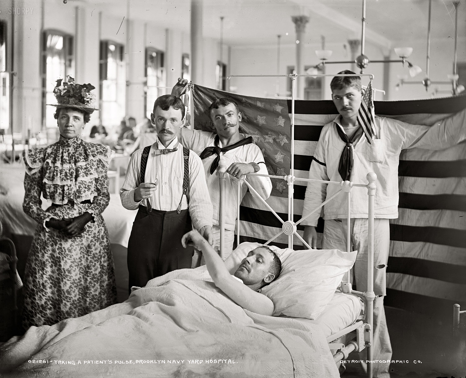 New York circa 1901. "Taking a patient's pulse, Brooklyn Navy Yard Hospital." Detroit Publishing Company glass negative. View full size.