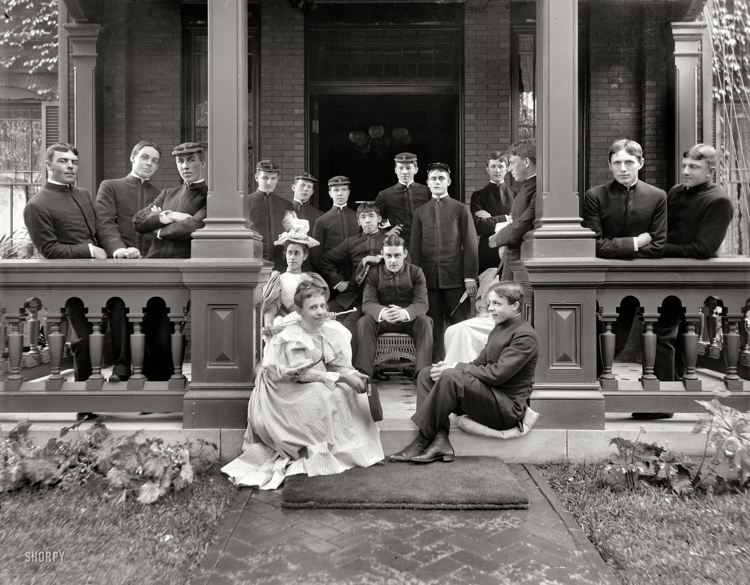 Annapolis, Maryland, circa 1901. "Cadets at residence of superintendent, U.S. Naval Academy." 8x10 glass negative, Detroit Publishing Co. View full size.
