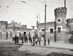 Circa 1903. "Sands Street entrance, Brooklyn Navy Yard." With a flock of newsies, and Lewis Hine nowhere in sight. Detroit Publishing Co. View full size.