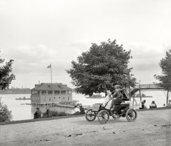 Toledo, Ohio, circa 1910. "Riverside Park and boat house." 8x10 inch dry plate glass negative, Detroit Publishing Company. View full size.