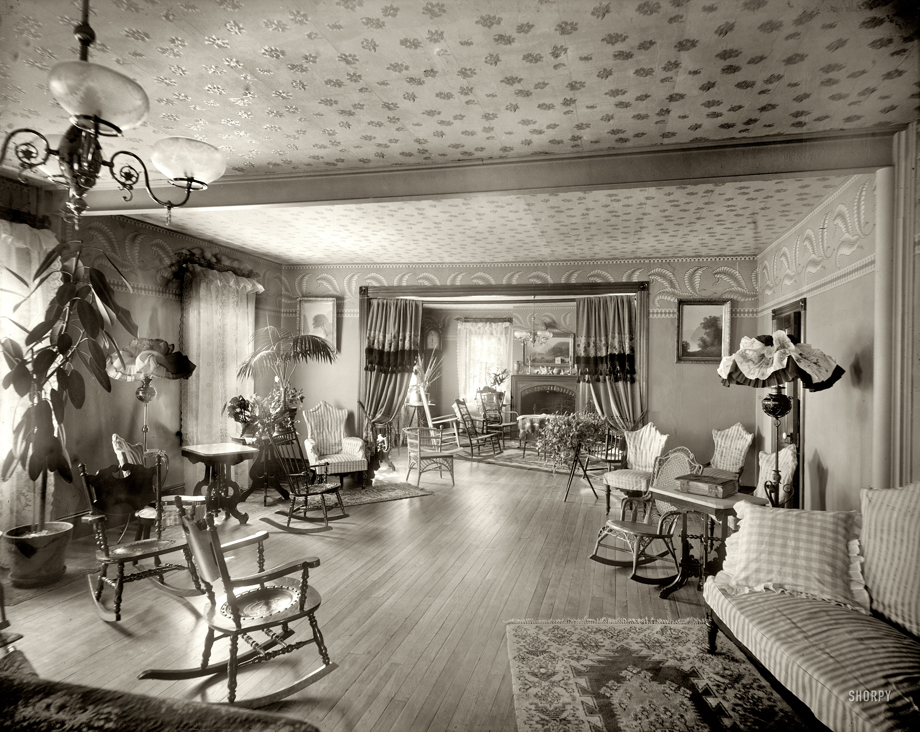 Parkside, Pennsylvania, circa 1906. "Park Hotel parlors." Cellphones off, please. 8x10 inch dry plate glass negative, Detroit Publishing Company. View full size.