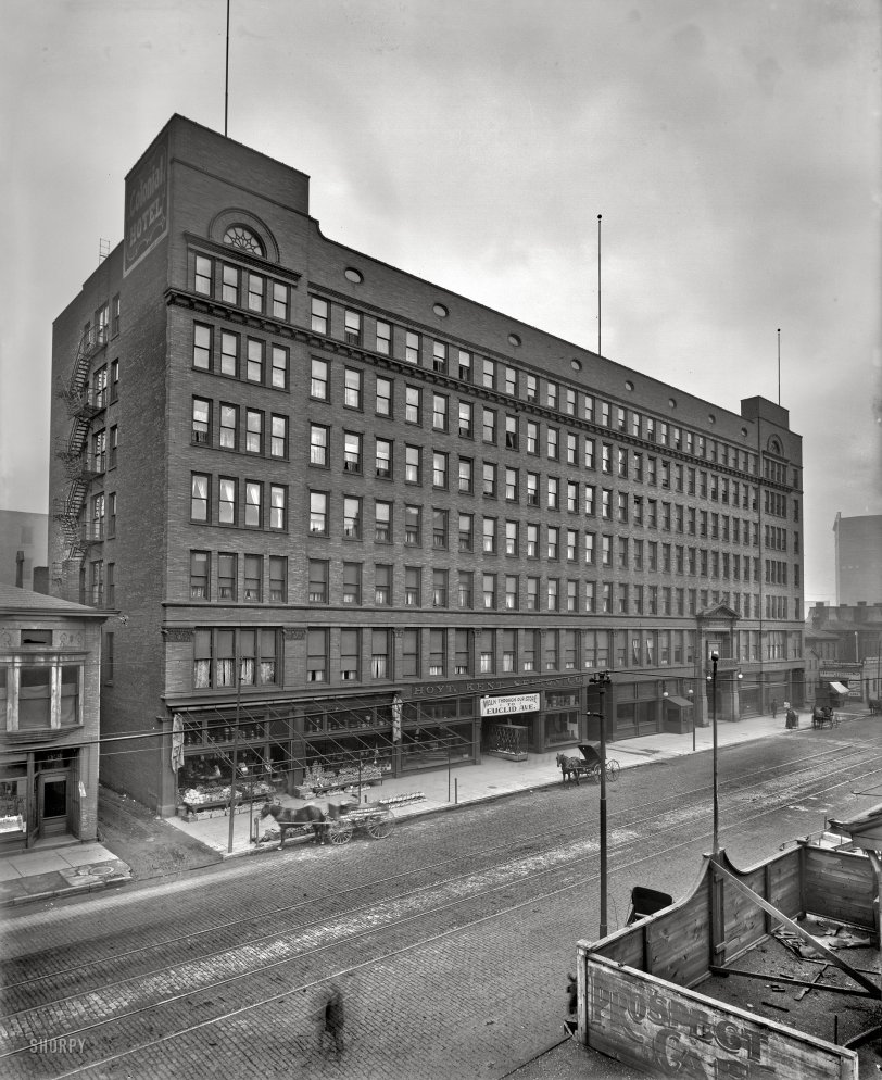 Circa 1900. "Colonial Hotel, Cleveland." Home to the Colonial Arcade. 8x10 inch dry plate glass negative, Detroit Publishing Company. View full size.
