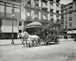 New York circa 1900. "A Fifth Avenue stage." 8x10 inch dry plate glass negative, Detroit Photographic Company. View full size.