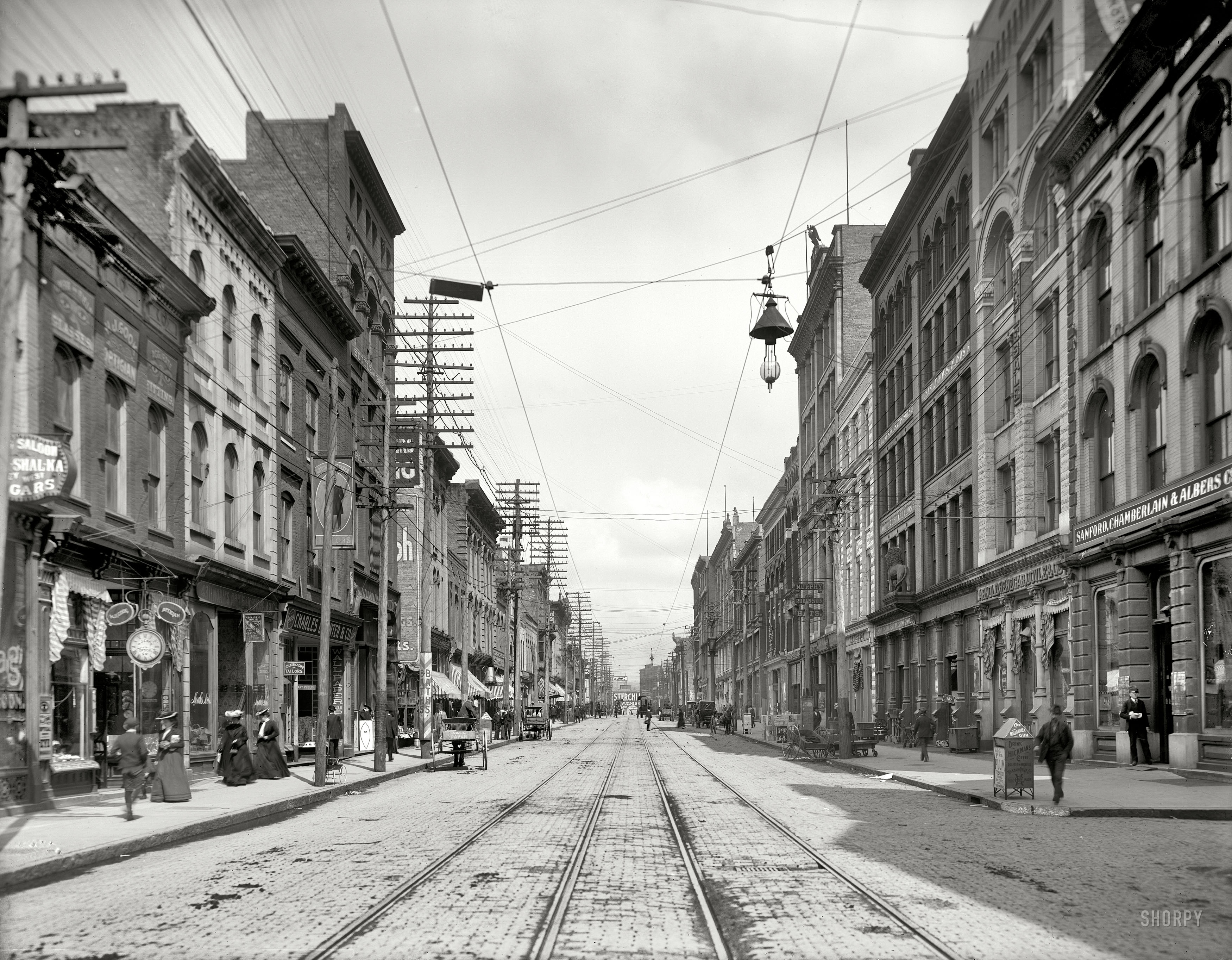 Knoxville, Tennessee, circa 1903. "Gay Street." 8x10 inch dry plate glass negative, Detroit Publishing Company. View full size.