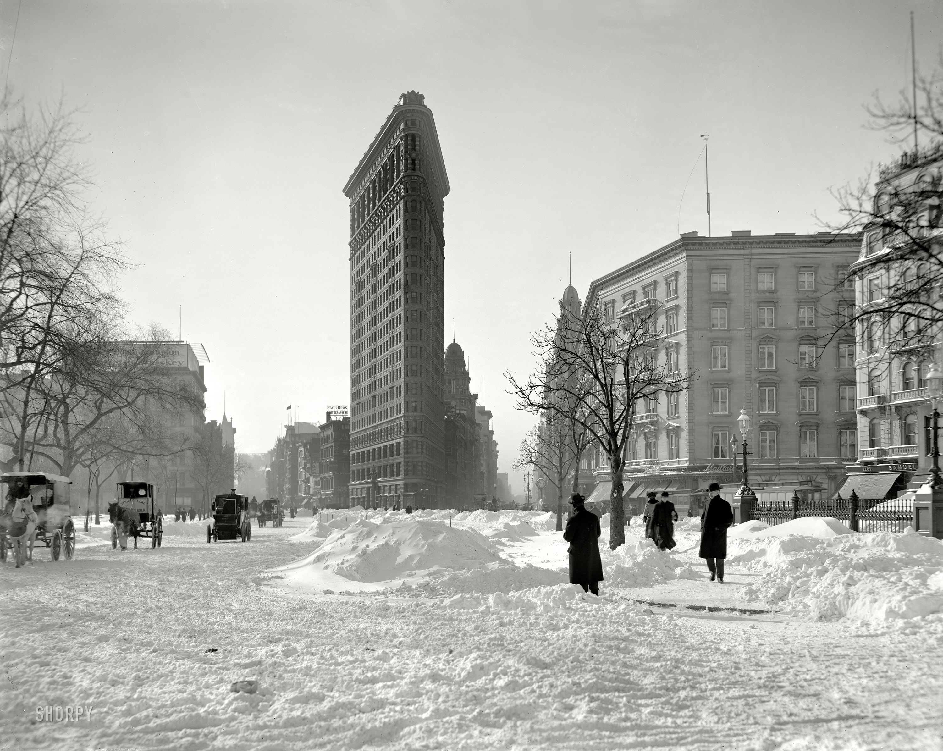 New York circa 1905. "Flatiron Building, corner after snow storm." 8x10 inch dry plate glass negative, Detroit Publishing Company. View full size.