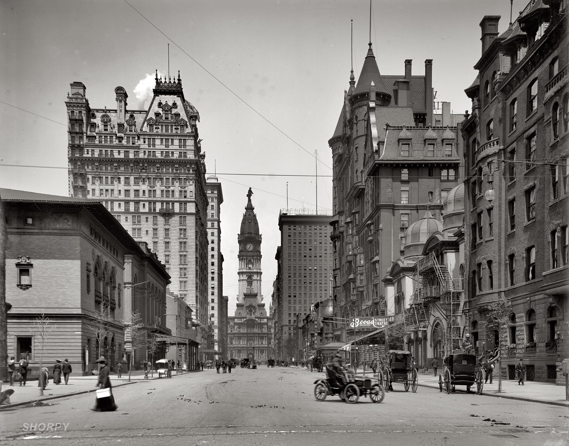 Philadelphia circa 1905. "Broad Street north from Spruce." Detroit Publishing Company, 8x10 glass negative. Library of Congress. View full size.