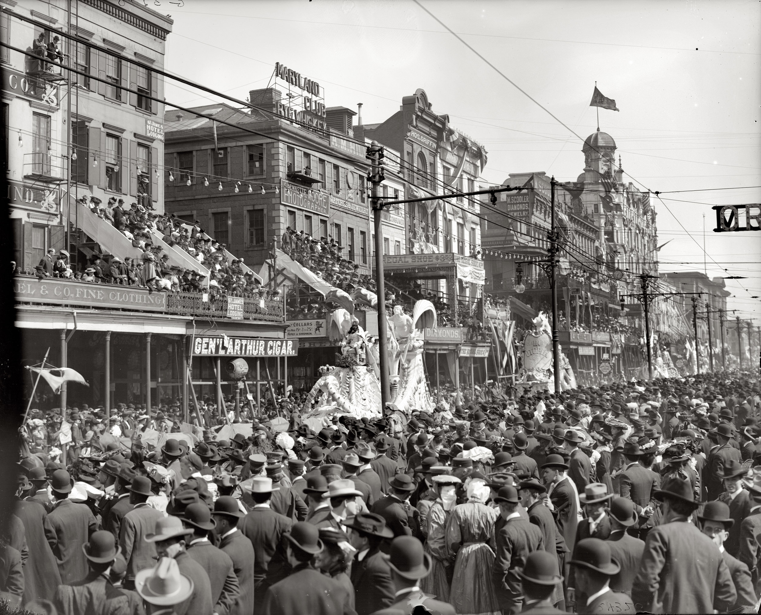 "Mardi Gras, New Orleans, the Red Pageant," circa 1900-1910. Detroit Publishing Company glass negative, Library of Congress. View full size.