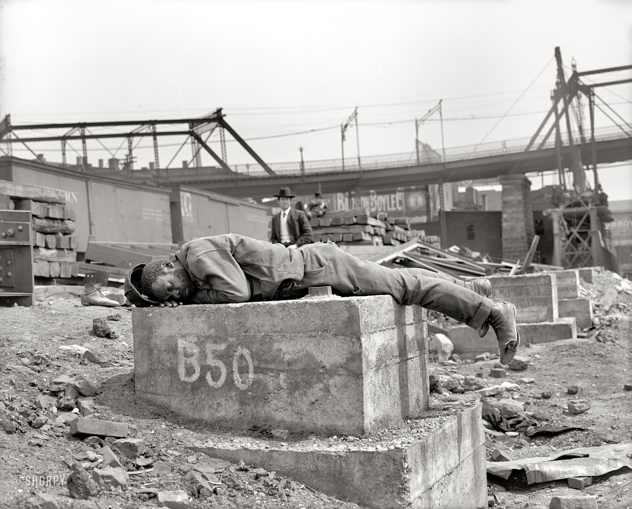 Circa 1905, location not specified. "Please go 'way and let me sleep." 8x10 inch dry plate glass negative, Detroit Publishing Company. View full size.