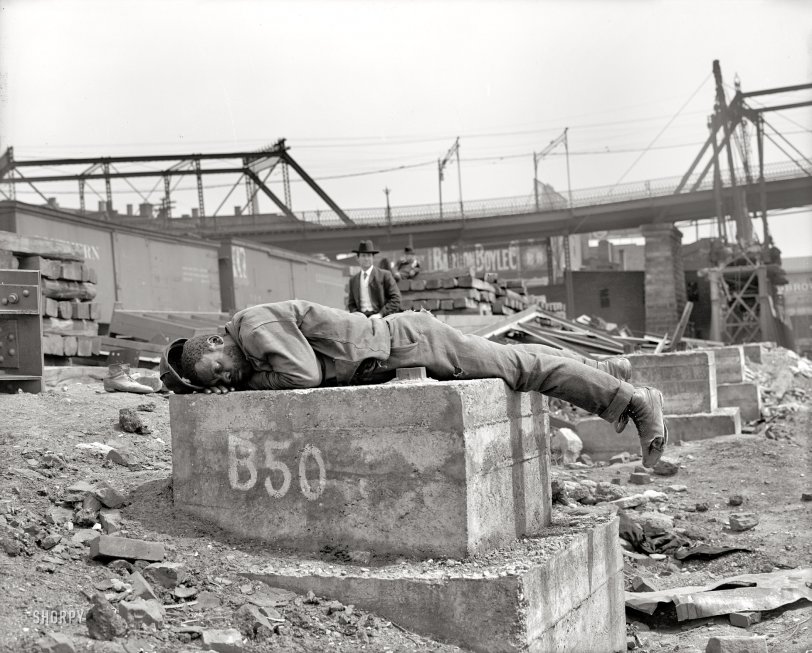 Circa 1905, location not specified. "Please go 'way and let me sleep." 8x10 inch dry plate glass negative, Detroit Publishing Company. View full size.
