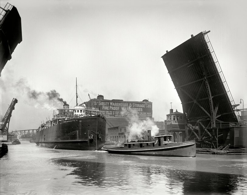 The Chicago River circa 1910. "Pere Marquette transfer boat 18 passing State Street bridge." Railcar ferry built in a record 90 days after its namesake sank in Lake Michigan. Detroit Publishing Company glass negative. View full size.
