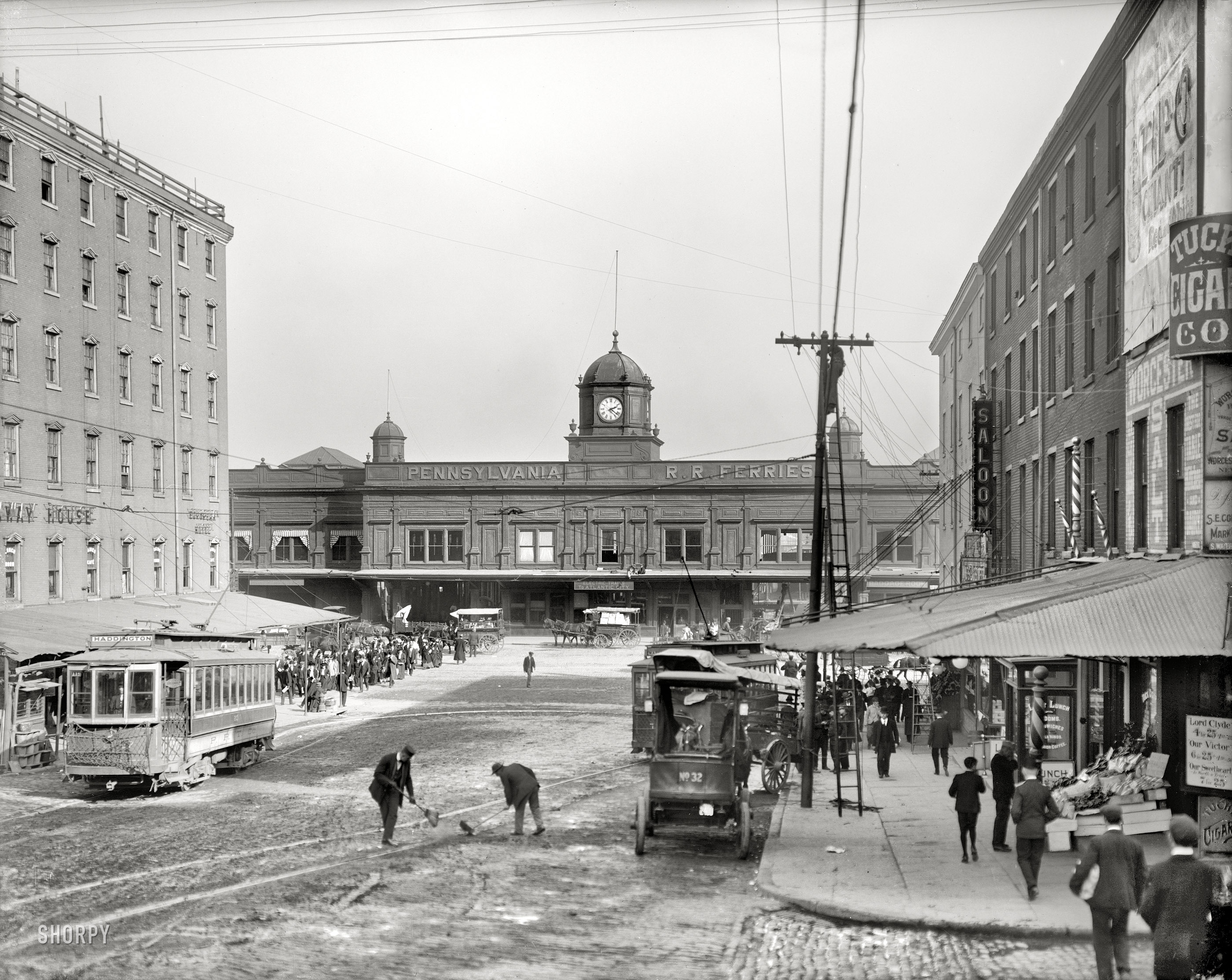 Philadelphia circa 1905. "Pennsylvania Railroad ferry terminal, Market Street." There's a lot going on in this bustling street scene. 8x10 inch dry plate glass negative, Detroit Publishing Company. View full size.