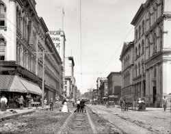 Circa 1905. "Main Street from Eleventh. Richmond, Virginia." Detroit Publishing Company glass negative. View full size.