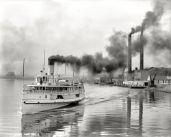 Toledo, Ohio, circa 1912. "White Star steamer Owana leaving for Detroit." 8x10 inch dry plate glass negative, Detroit Publishing Company. View full size.