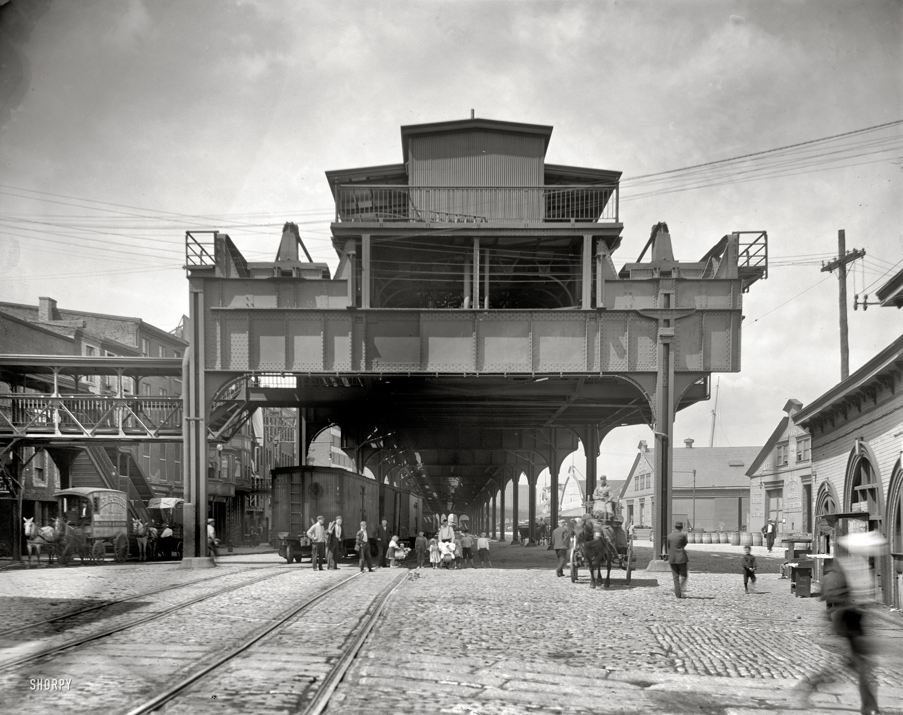 Philadelphia circa 1905. "The elevated railway at Delaware & South Streets." 8x10 inch dry plate glass negative, Detroit Publishing Company. View full size.