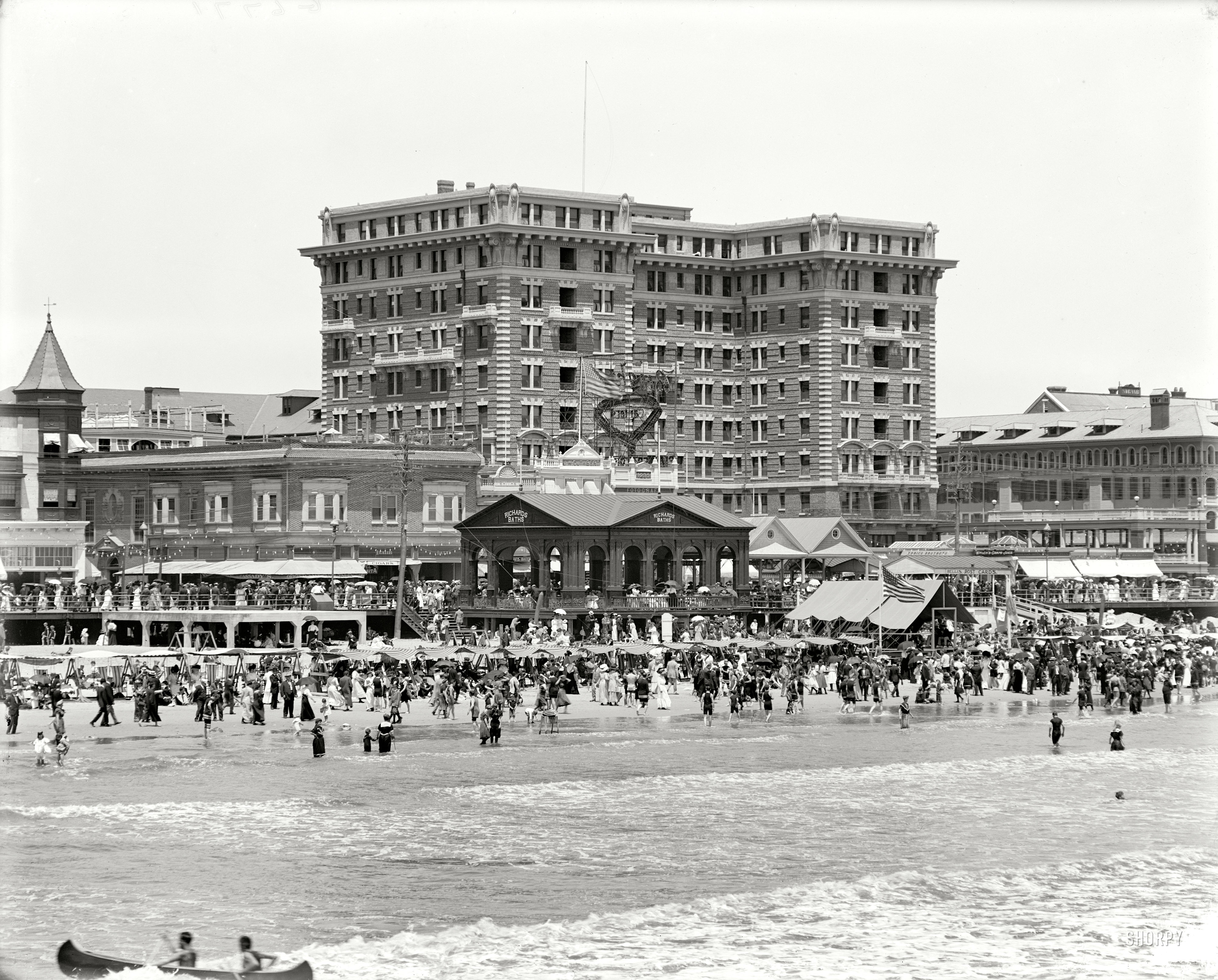Atlantic City, New Jersey, circa 1913. "Chalfonte Hotel." 8x10 inch dry plate glass negative, Detroit Publishing Company. View full size.