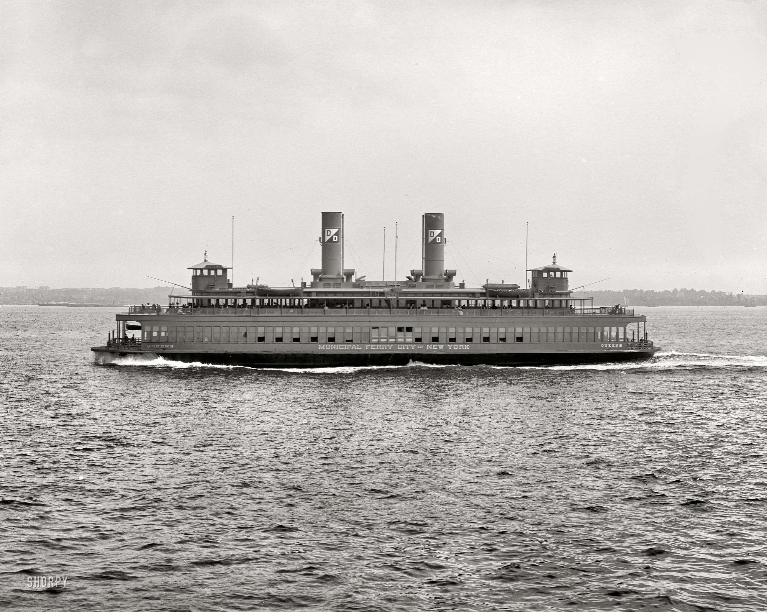 Circa 1910. "City of New York municipal ferry Queens." 8x10 inch dry plate glass negative, Detroit Publishing Company. View full size.