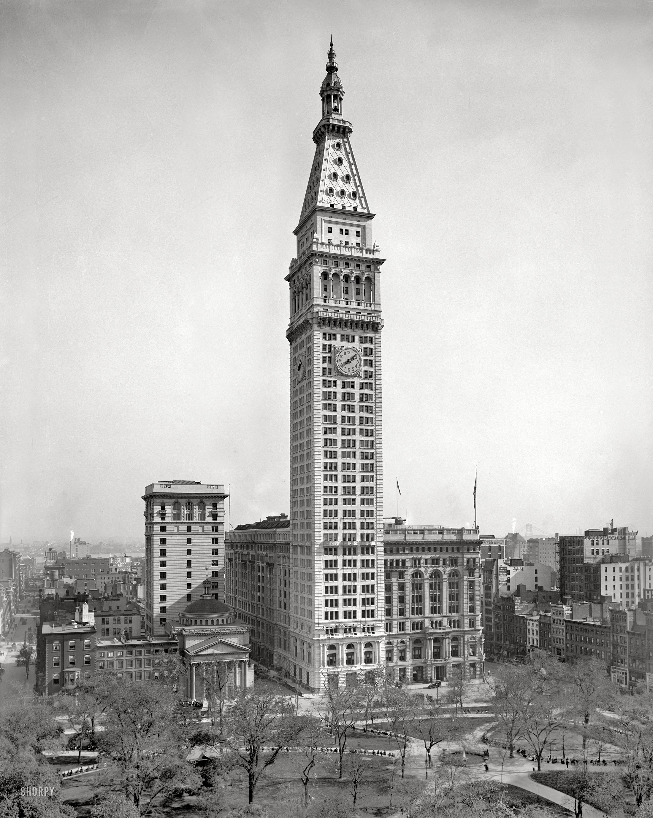 New York circa 1910. "Metropolitan Life Insurance Building, Madison Square." 8x10 inch dry plate glass negative, Detroit Publishing Company. View full size.