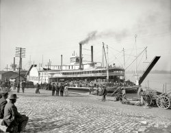 Memphis, Tennessee, circa 1910. "Mississippi River packet James Lee." 8x10 inch dry plate glass negative, Detroit Publishing Company. View full size.