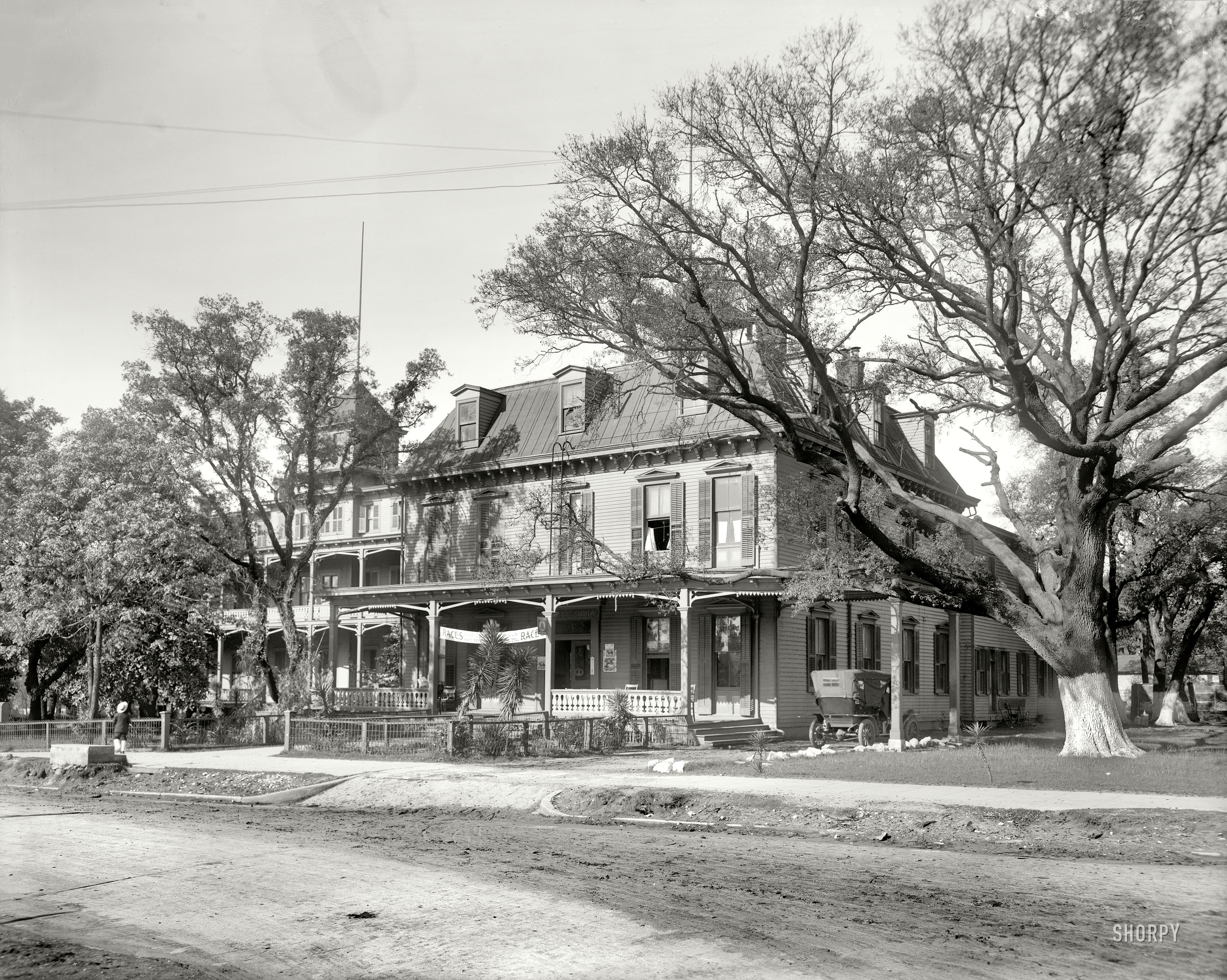 Pensacola, Florida, circa 1910. "Hotel Escambia." 8x10 inch dry plate glass negative, Detroit Publishing Company. View full size.