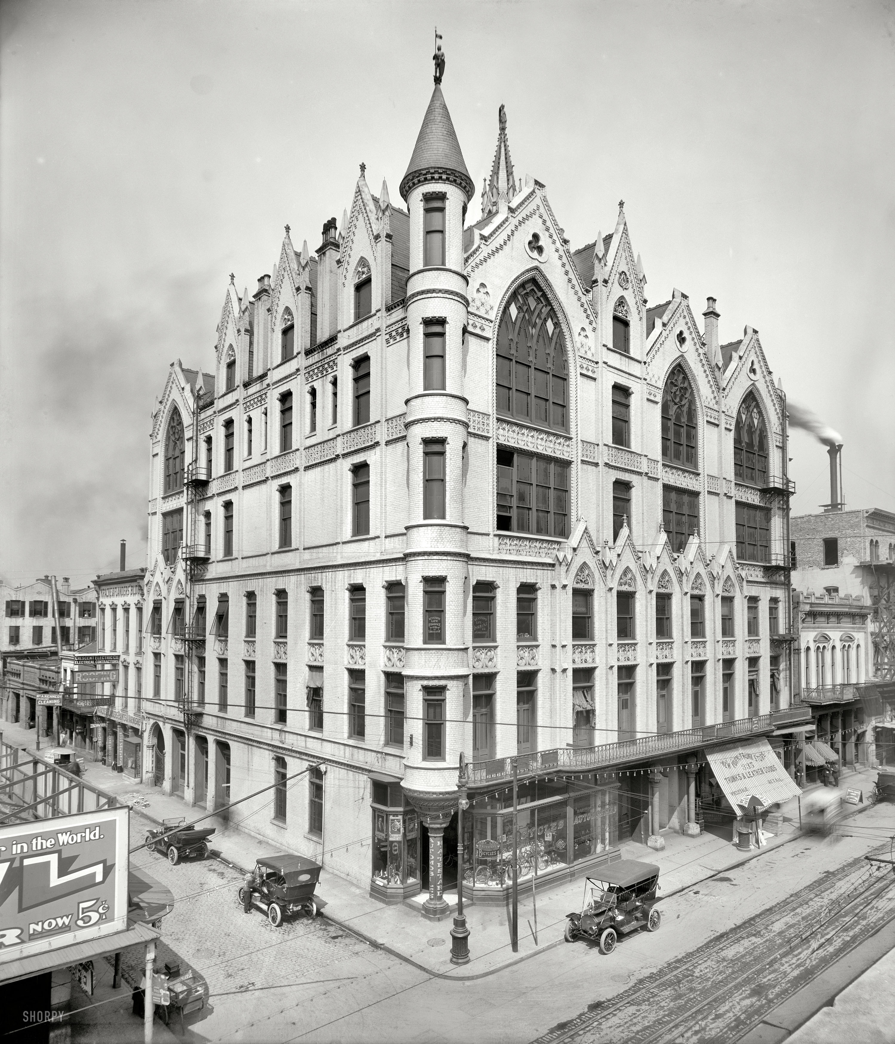 Circa 1910, continuing our sojourn in the Crescent City. "Masonic Temple, New Orleans." Home to H.A. Testard's store ("Bicycles, Automobiles").  8x10 inch dry plate glass negative, Detroit Publishing Company. View full size.