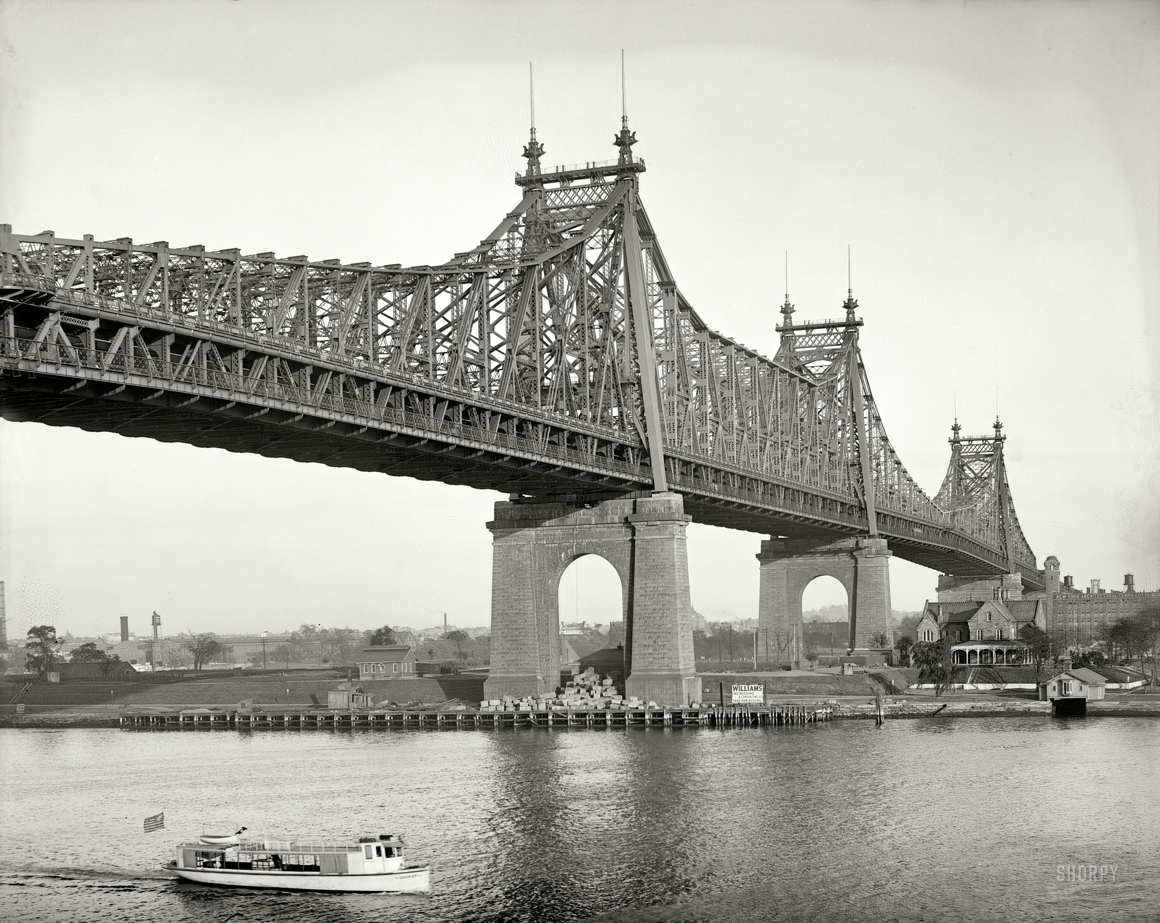 New York circa 1909. "East River and Blackwell's Island Bridge," a.k.a. the Queensboro Bridge or the 59th Street Bridge, around the time of its completion. 8x10 inch dry plate glass negative, Detroit Publishing Company. View full size.