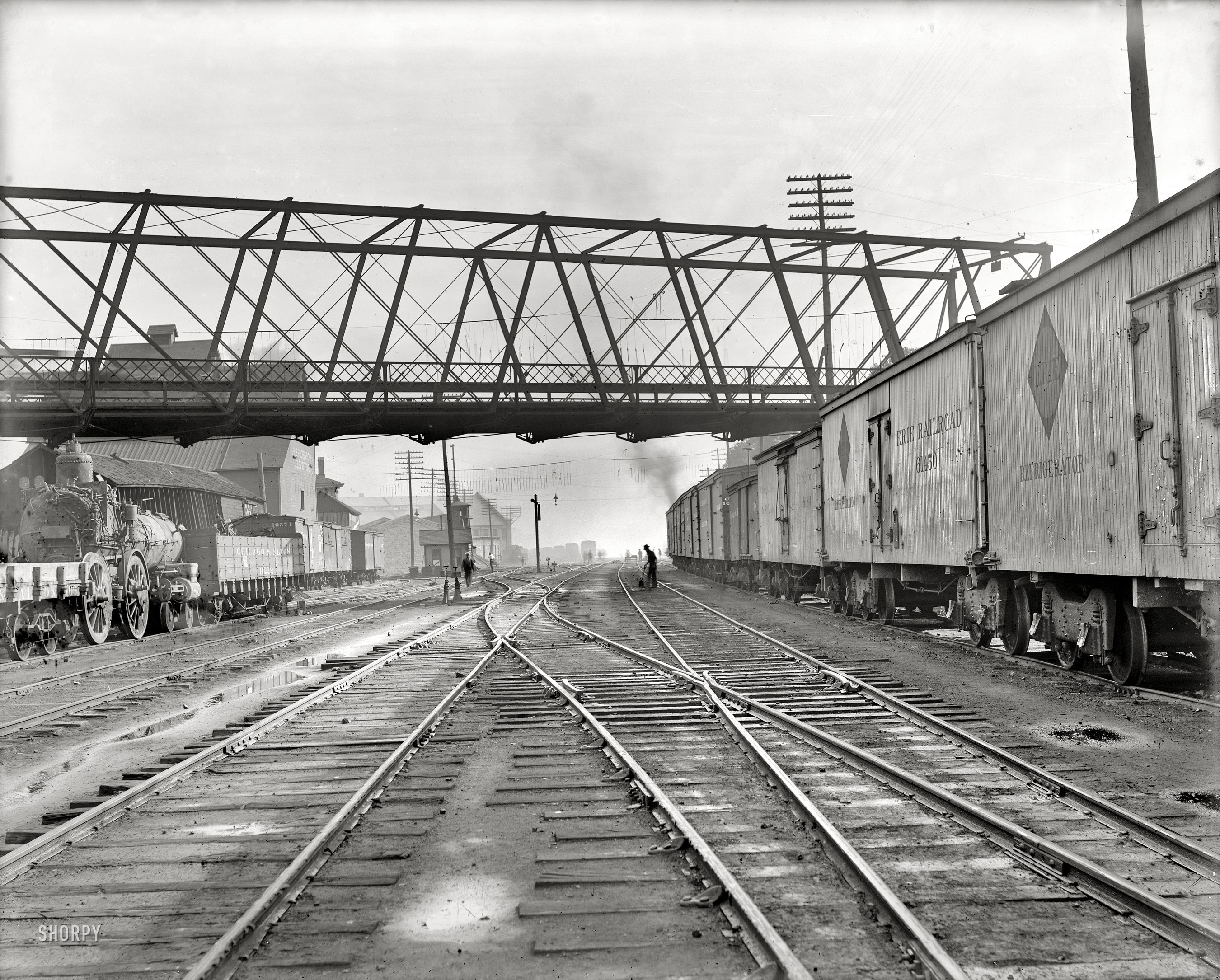 Bloomington, Illinois, circa 1900. "Track to be straightened in the Bloomington yards." 8x10 inch dry plate glass negative, Detroit Publishing Co. View full size.