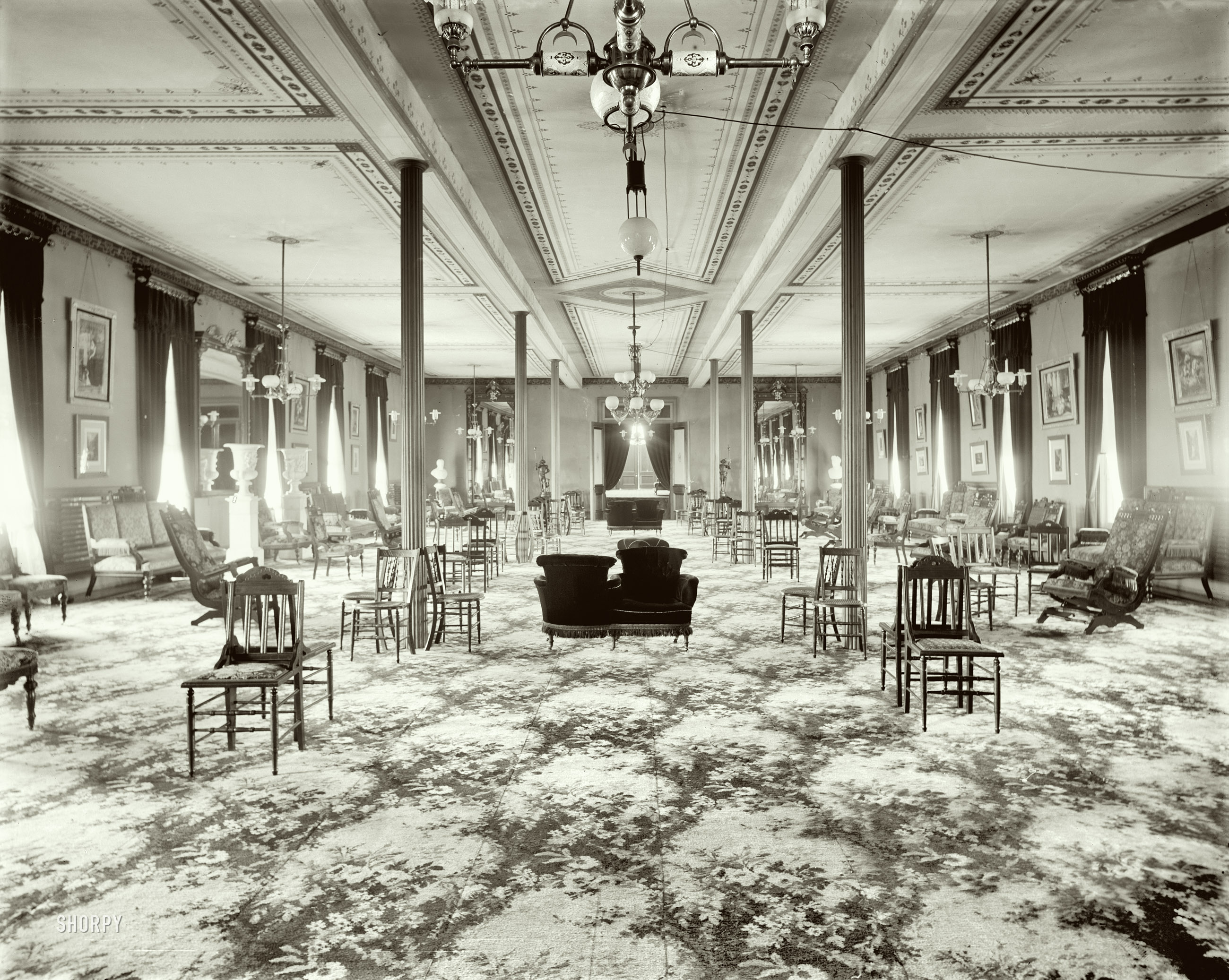 Circa 1905. "Parlor, Kaaterskill Hotel, Catskill Mountains, New York." 8x10 inch dry plate glass negative, Detroit Publishing Company. View full size.