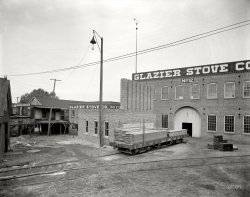 Glazier Stove Works: 1901