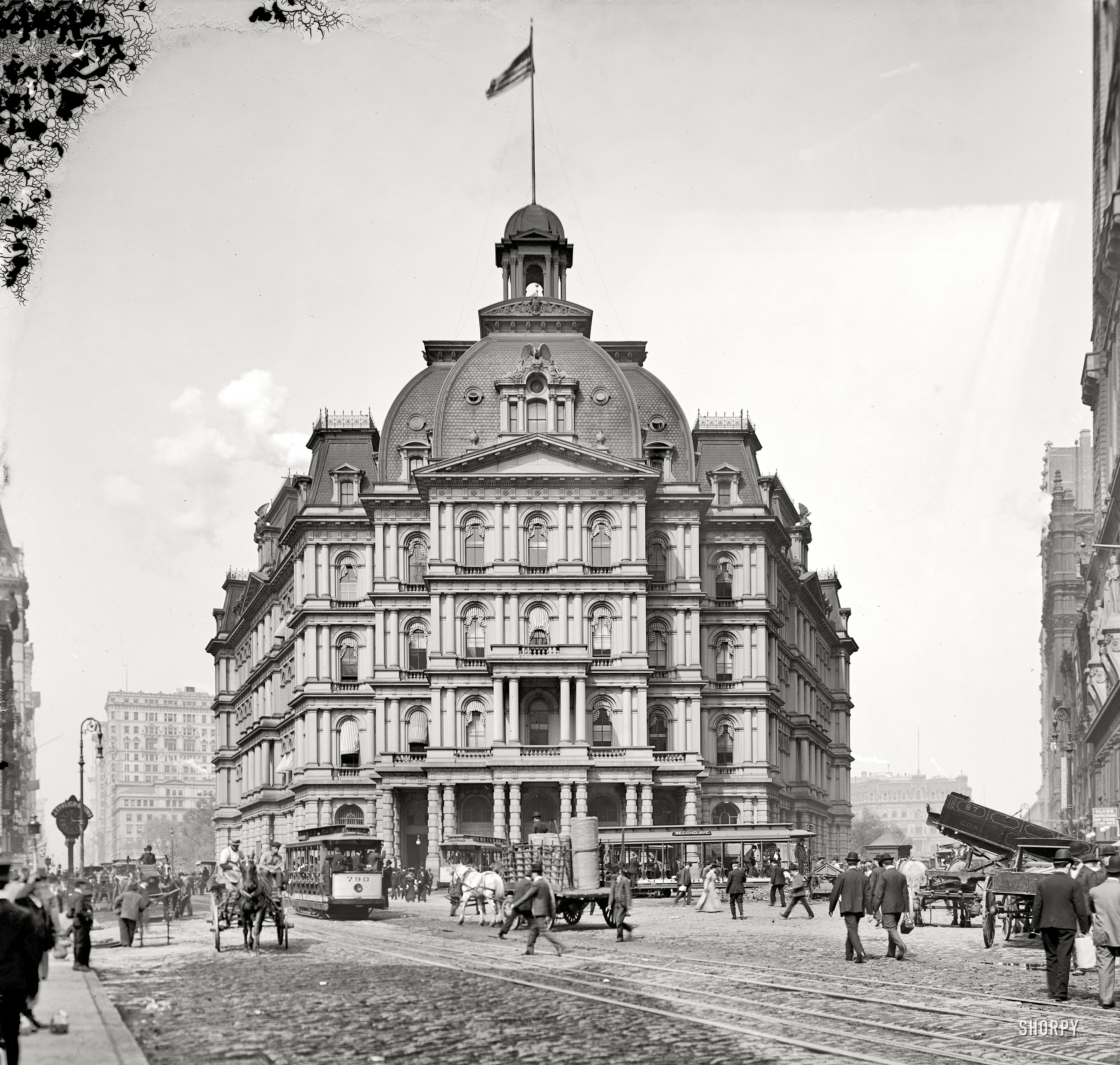 New York circa 1905. "City Hall Post Office." Designed by Alfred Mullett, completed in 1880 and demolished in 1939, the building was derided as "Mullett's Monstrosity" by its numerous critics. Detroit Publishing Co. View full size.