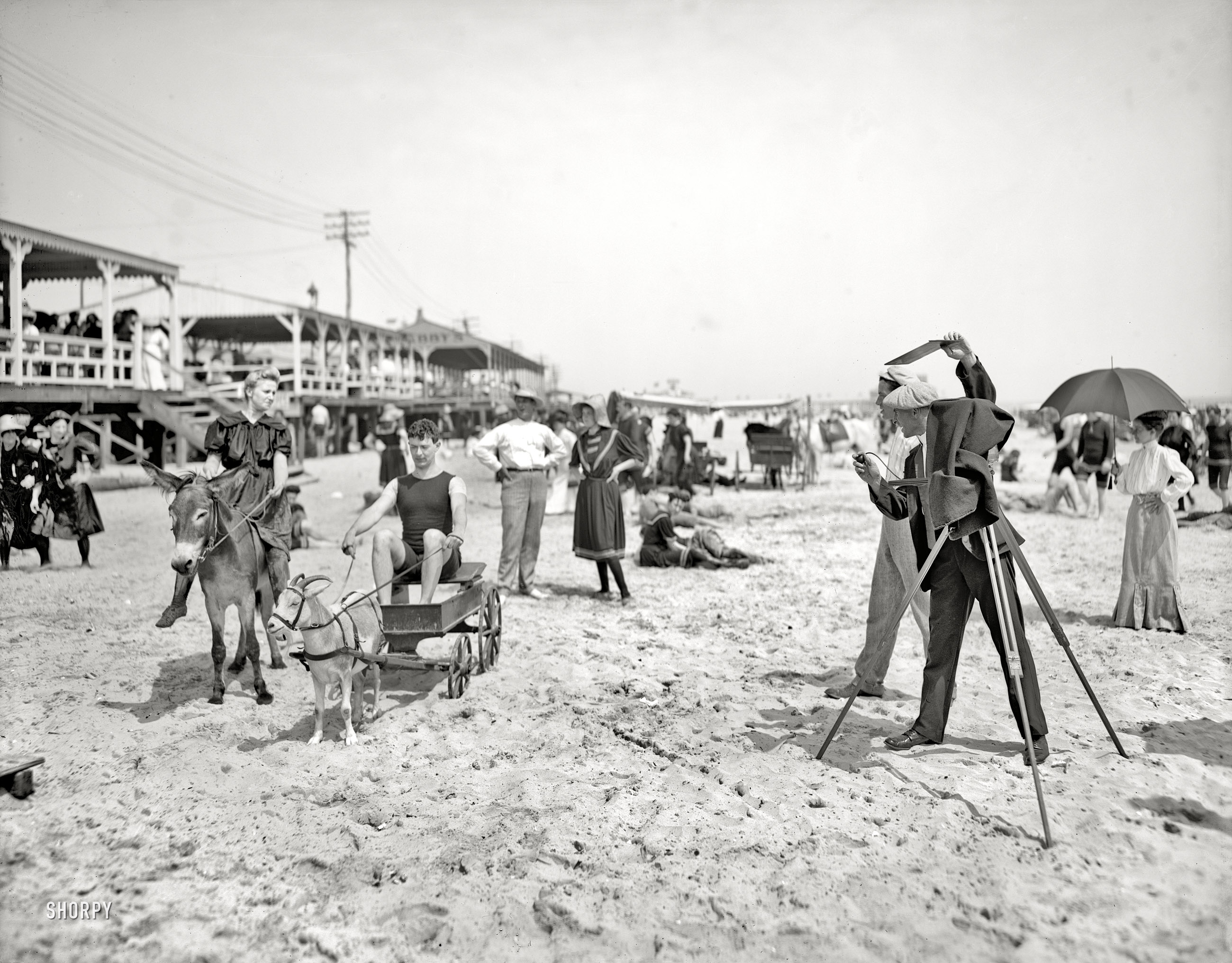 St. Augustine, Florida, circa 1905. "They were on their honeymoon." 8x10 inch dry plate glass negative, Detroit Publishing Company. View full size.
