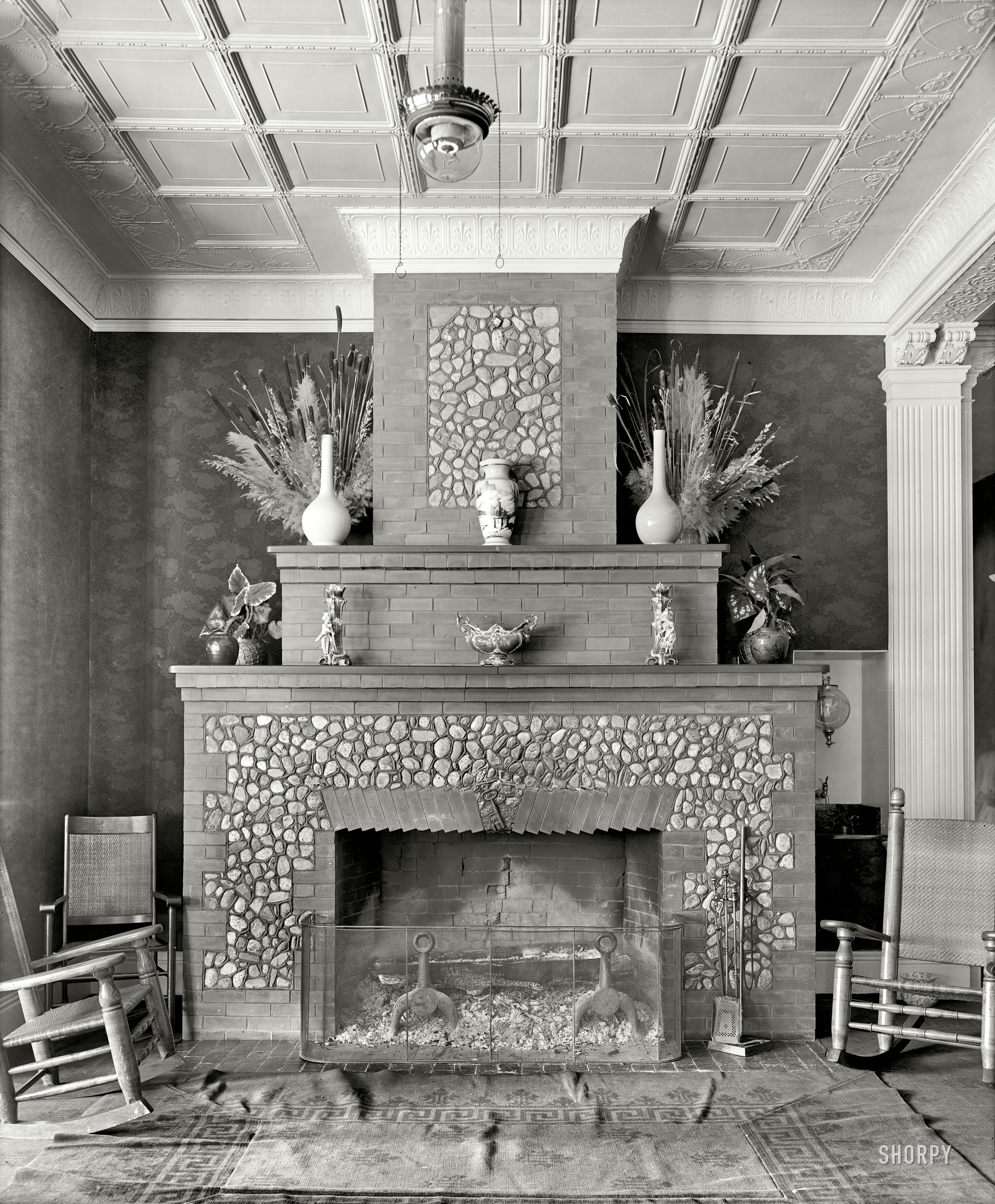 Crawford Notch, New Hampshire, circa 1906. "Fireplace, Crawford House." 8x10 inch dry plate glass negative, Detroit Publishing Company. View full size.