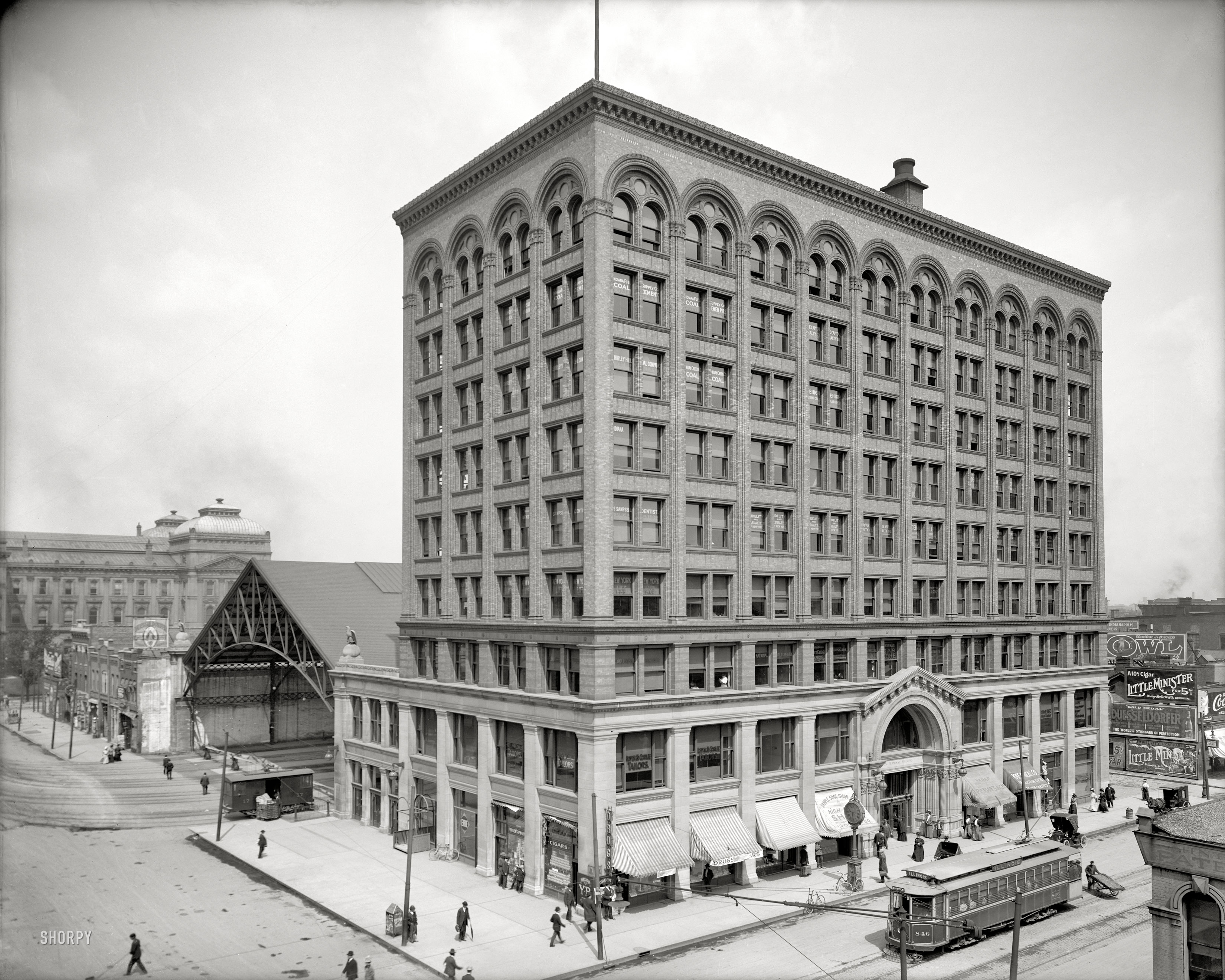 Indianapolis, Indiana, circa 1907. "Union Traction Co. -- Union Terminal Building." 8x10 inch glass negative, Detroit Publishing Co. View full size.