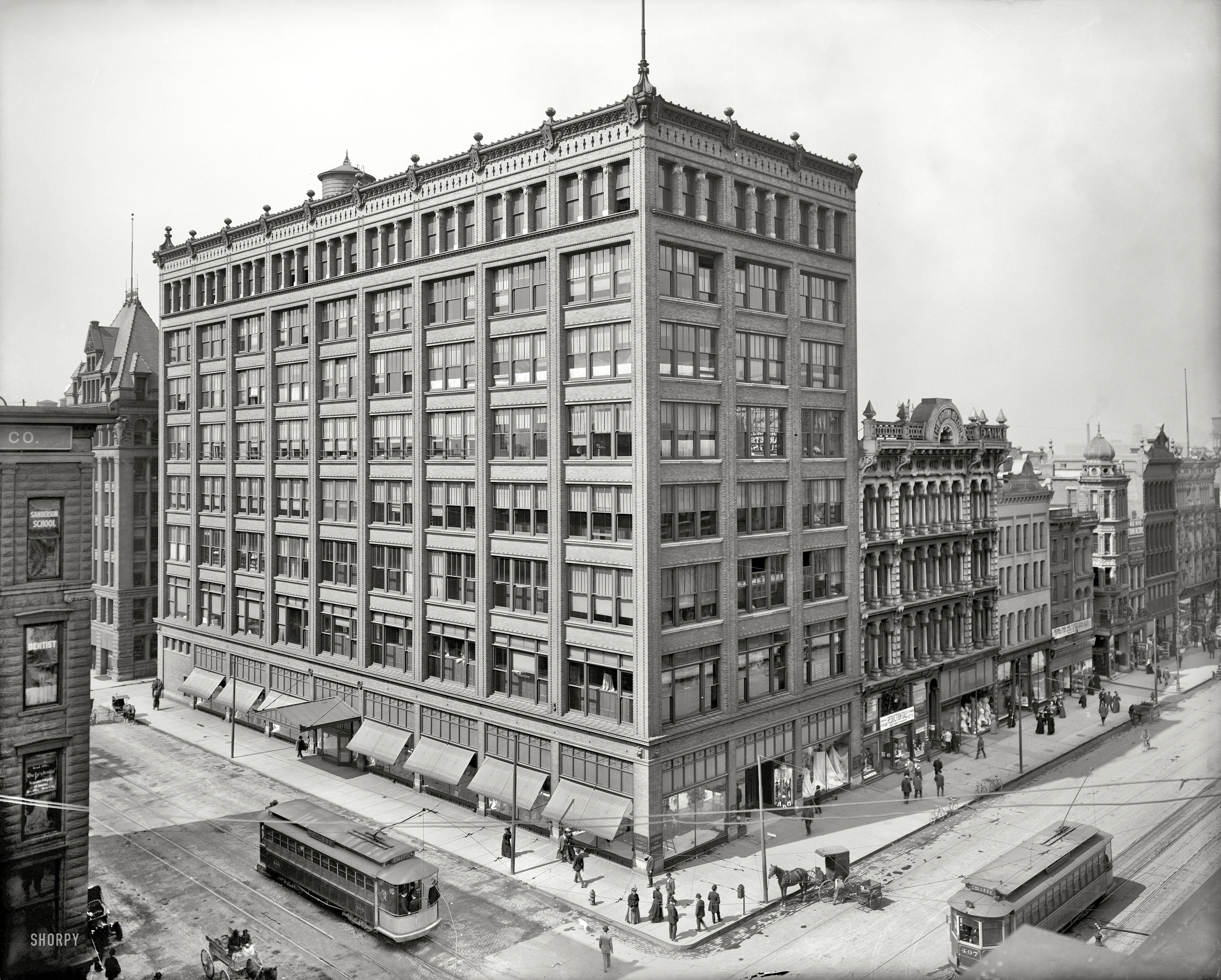 Circa 1905. "The Ayres Building, Indianapolis, Indiana." The L.S. Ayres & Co. department store. 8x10 glass negative, Detroit Publishing Co. View full size.