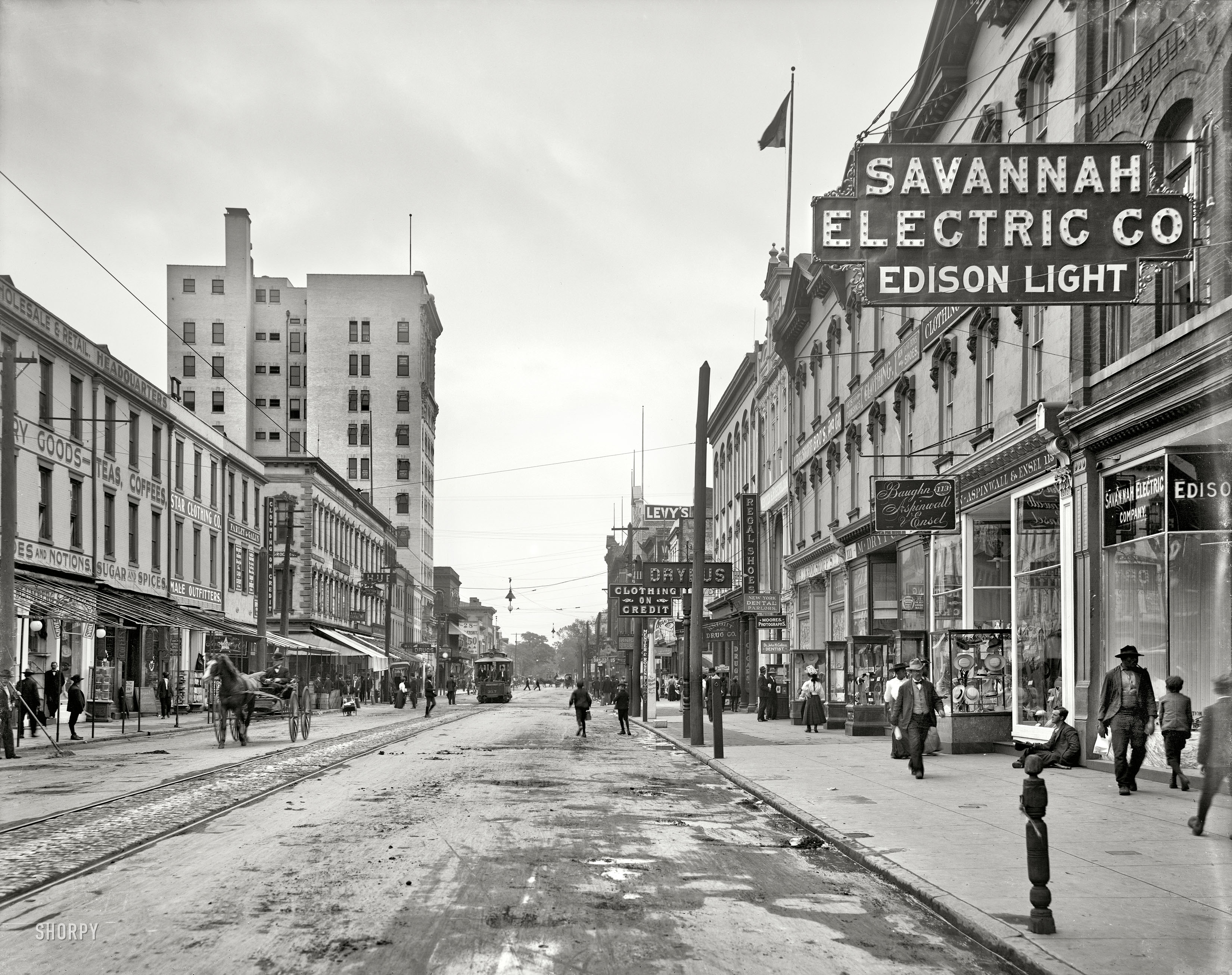 Savannah, Georgia, circa 1905. "Broughton Street, looking east." 8x10 inch dry plate glass negative, Detroit Publishing Company. View full size.