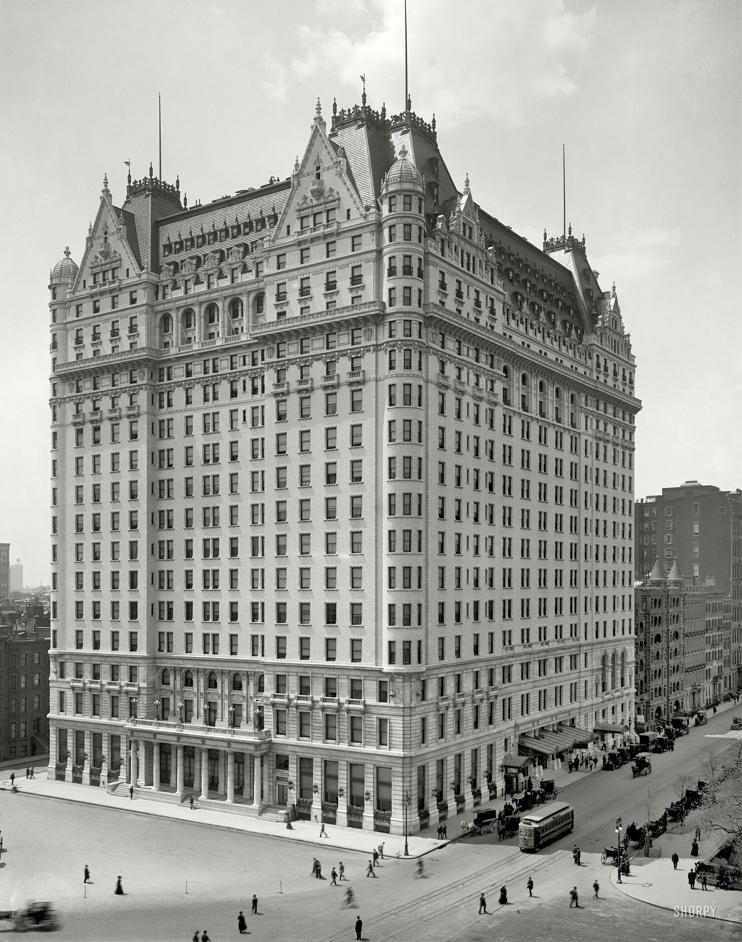 New York circa 1910. "Plaza Hotel." Yet another view of this aristocratic edifice. 8x10 inch dry plate glass negative, Detroit Publishing Company. View full size.