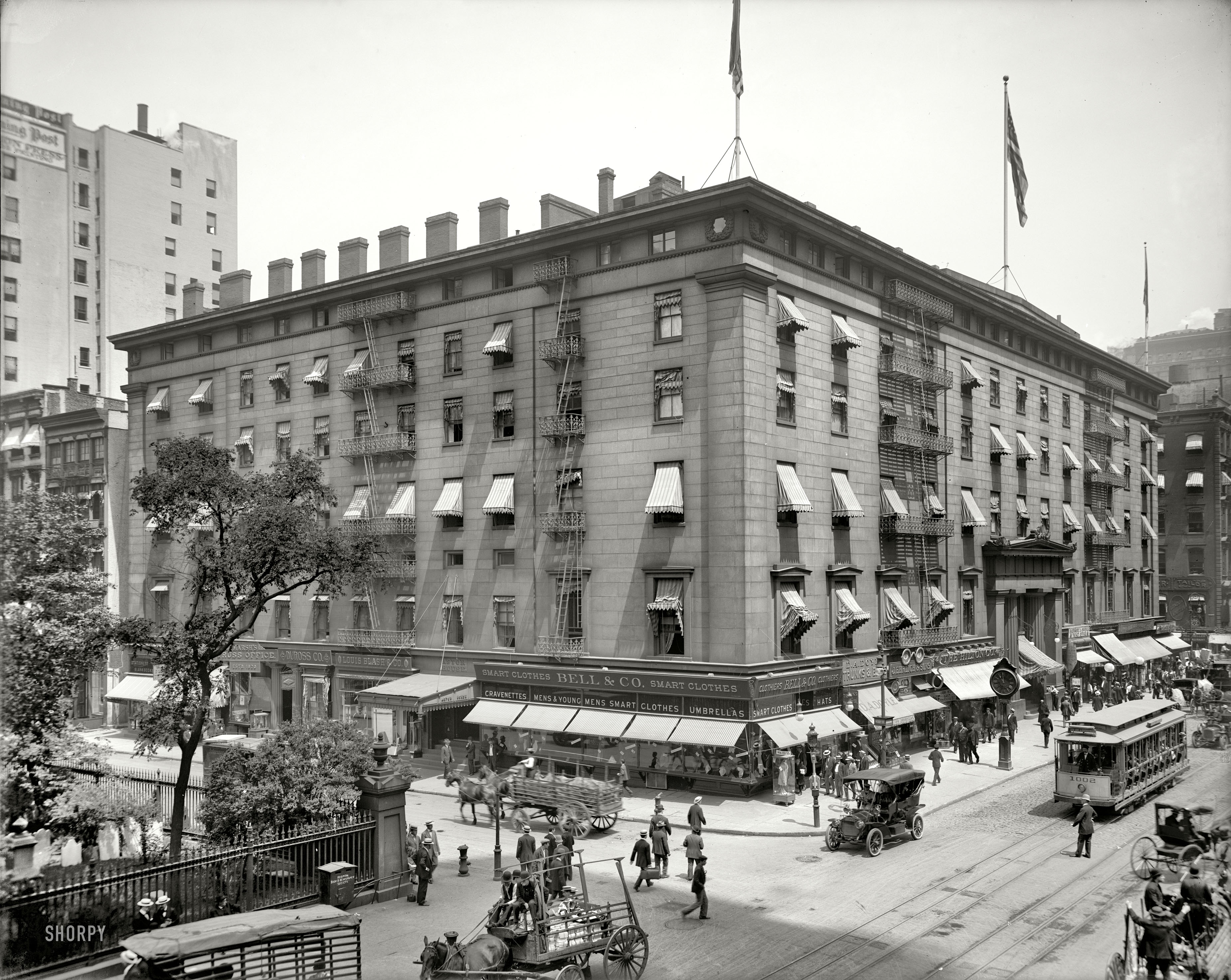 New York circa 1908. "Astor House, Vesey Street and Broadway." The hotel, built by the financier John Jacob Astor in 1836, was home to presidents and potentates over its long history. 8x10 inch glass negative. View full size.