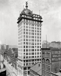 Pittsburgh circa 1907. "T.J. Keenan Building." Tenth Floor: "Electric Light Baths." 8x10 inch dry plate glass negative, Detroit Publishing Company. View full size.
