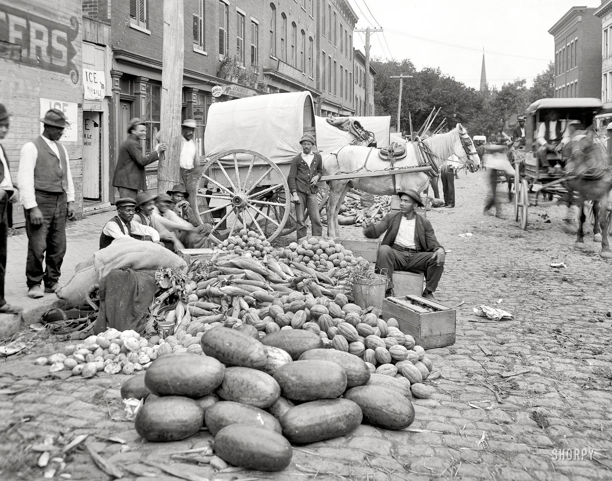 Richmond, Virginia, circa 1908. "Sixth Street Market (typical vegetable men)." 8x10 inch dry plate glass negative, Detroit Publishing Company. View full size.