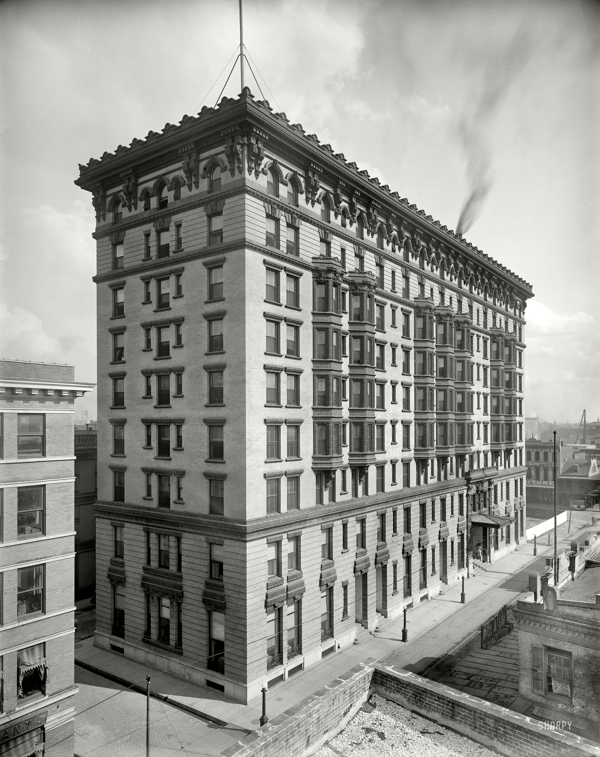 New Orleans circa 1908. "New Hotel Denechaud, Poydras Street." A century later, it's the hotel Le Pavillon. Detroit Publishing glass negative. View full size.