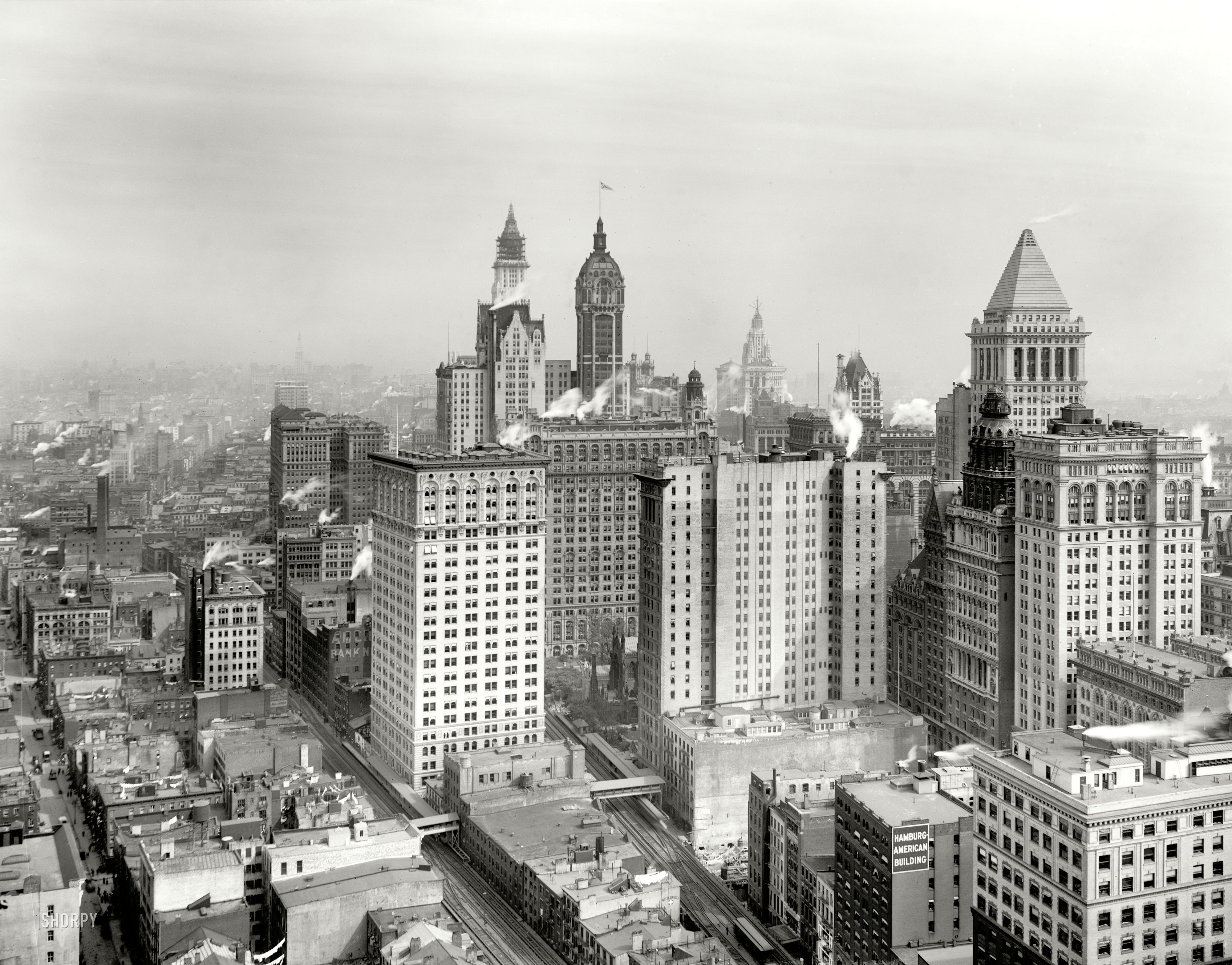 New York circa 1912. "Big buildings of Lower Manhattan." Landmarks here include the Singer Building and, under construction, the Woolworth tower. And let's not overlook the Hotel Grütli. Detroit Publishing Company. View full size.