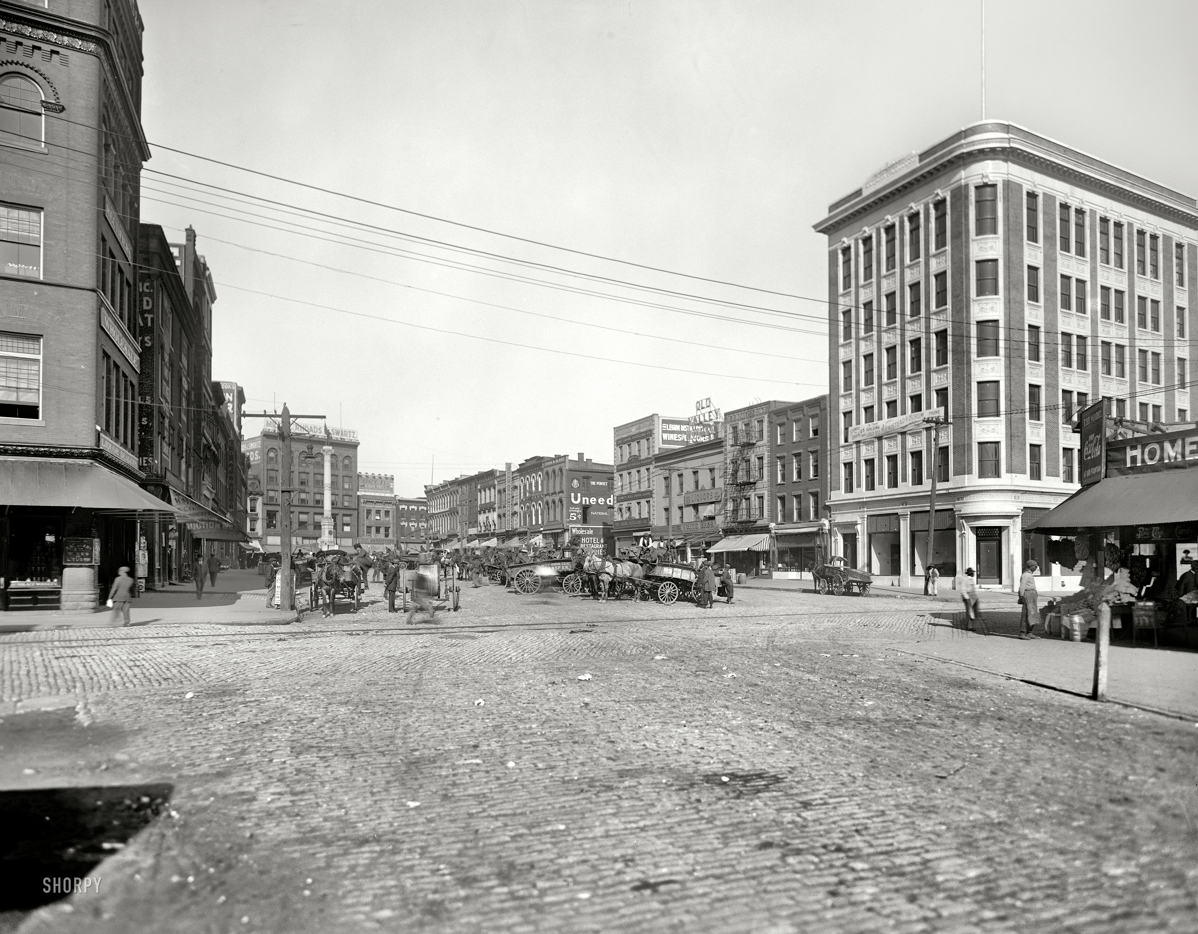 Norfolk, Virginia, circa 1910. "Commercial Place." A different perspective on the Civil War monument and Coca-Cola sign seen in the previous post. 8x10 inch dry plate glass negative, Detroit Publishing Company. View full size.