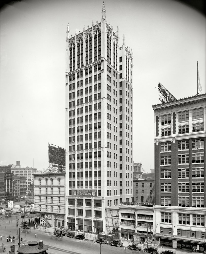 Cadillac Square Building: 1918