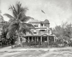 Miami, Florida, circa 1907. "The Miami Club." Members only, please. 8x10 inch dry plate glass negative, Detroit Publishing Company. View full size.