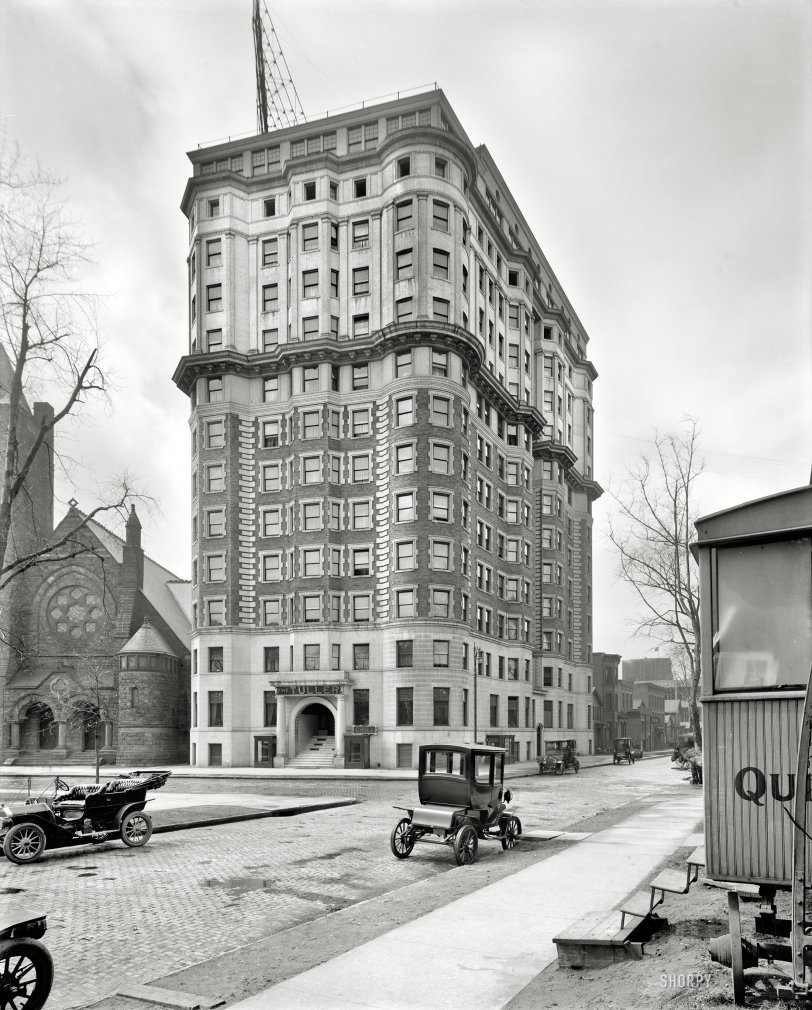 Detroit, Michigan, circa 1914. "Hotel Tuller, Grand Circus Park." 8x10 inch dry plate glass negative, Detroit Publishing Company. View full size.

