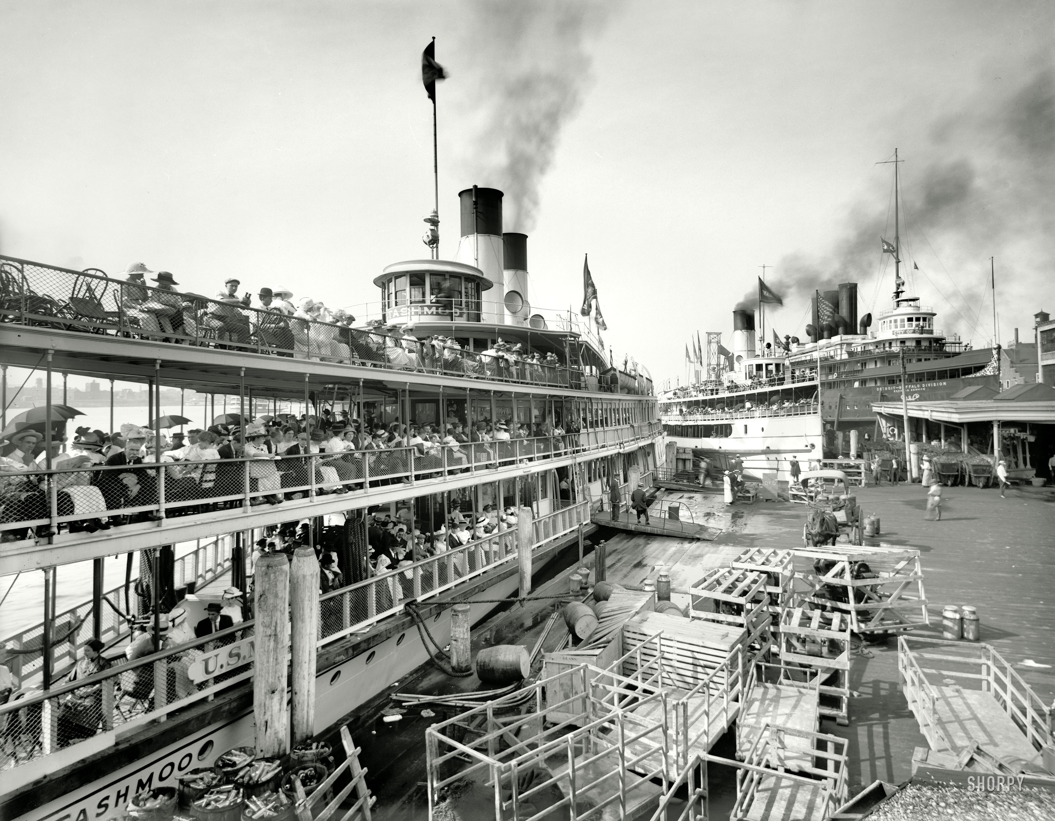 Detroit, Michigan, circa 1912. "Daily river excursion steamers. Sidewheelers Tashmoo, Owana and City of Detroit III at White Star Line dock." 8x10 inch dry plate glass negative, Detroit Publishing Company. View full size.