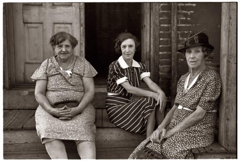 Lady residents of a St. Paul rooming house. September 1939. View full size. Photograph by John Vachon.