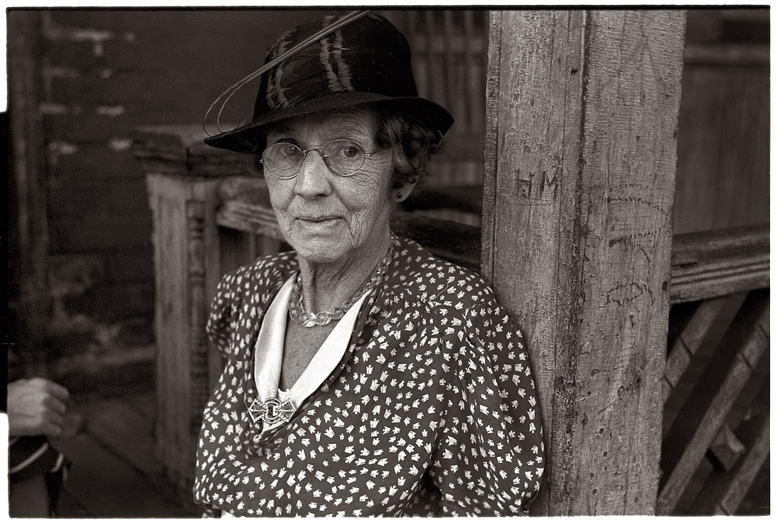 Lady resident of a St. Paul rooming house. September 1939. View full size. 35mm nitrate negative by by John Vachon, Farm Security Administration.